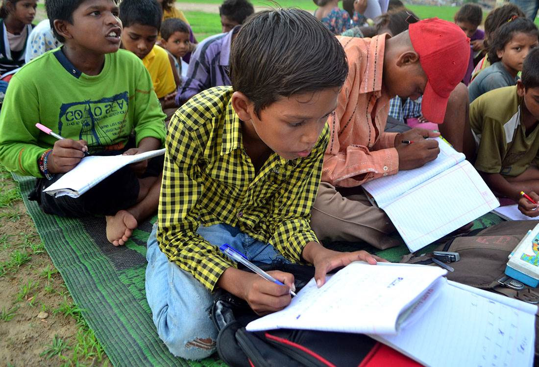 India children slum school