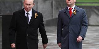 Putin walking with Mendvedev