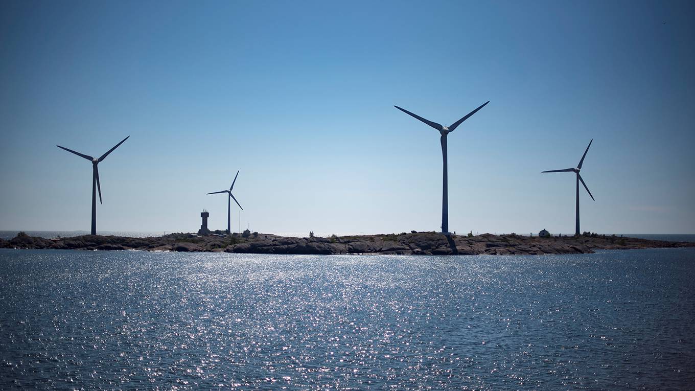 smarin1_OLIVIER MORINAFP via Getty Images_finlandwindfarm