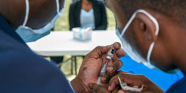 mazzucato38_STRINGERAFP via Getty Images_vaccine coordination africa