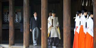 Shinzo Abe visits Yasukuni Shrine in Tokyo 
