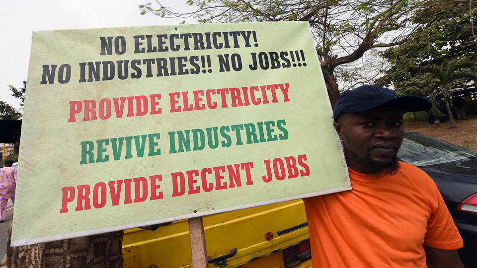 Why Africa’s Fossil Fuel Wealth Fails to End Poverty
