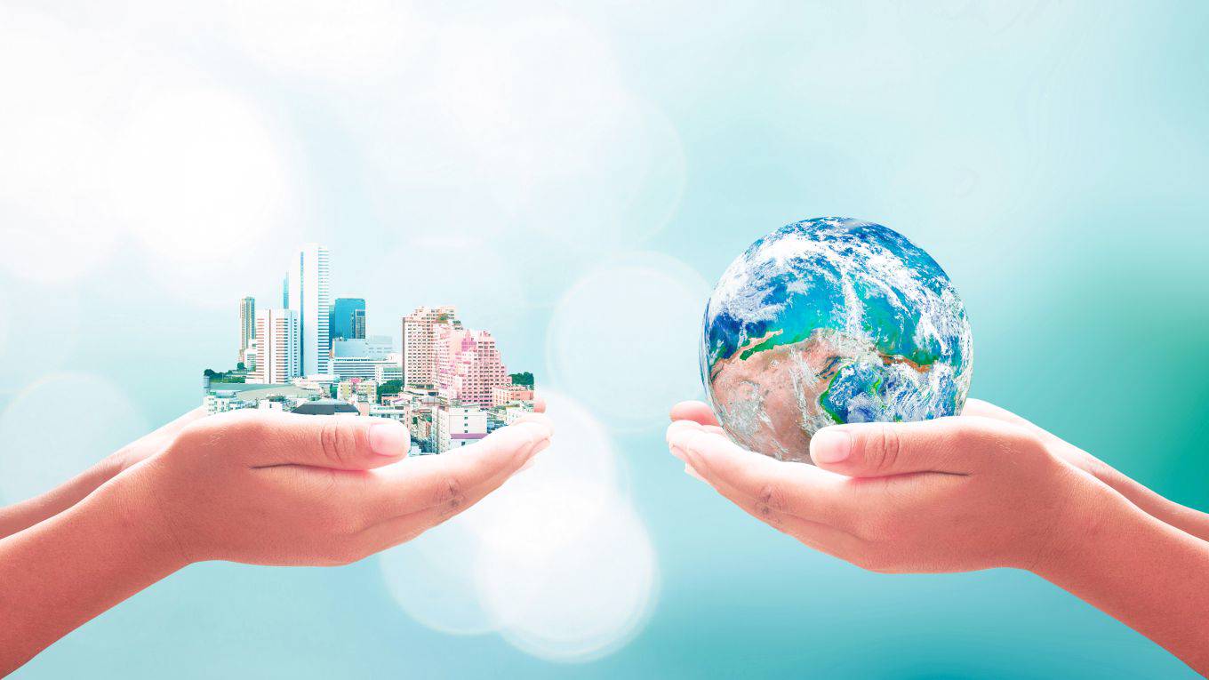 smale1_Boonyachoat_getty images_globe hands