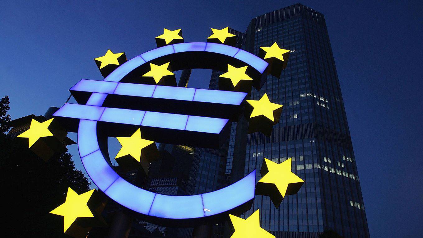 soros116_Ralph OrlowskiGetty Images_euro ecb bonds