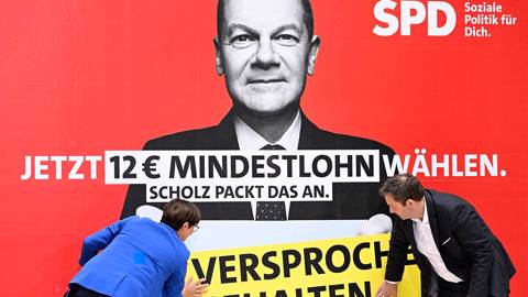 krebs1_TOBIAS SCHWARZAFP via Getty Images_minimum wage germany