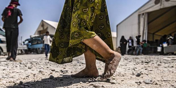 grandi6_DELIL SOULEIMANAFP via Getty Images_refugeechildbarefoot