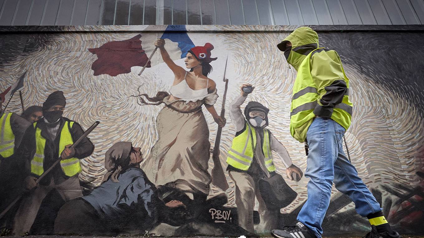 anheier8_Kiran RidleyGetty Images_yellowvestprotestmural