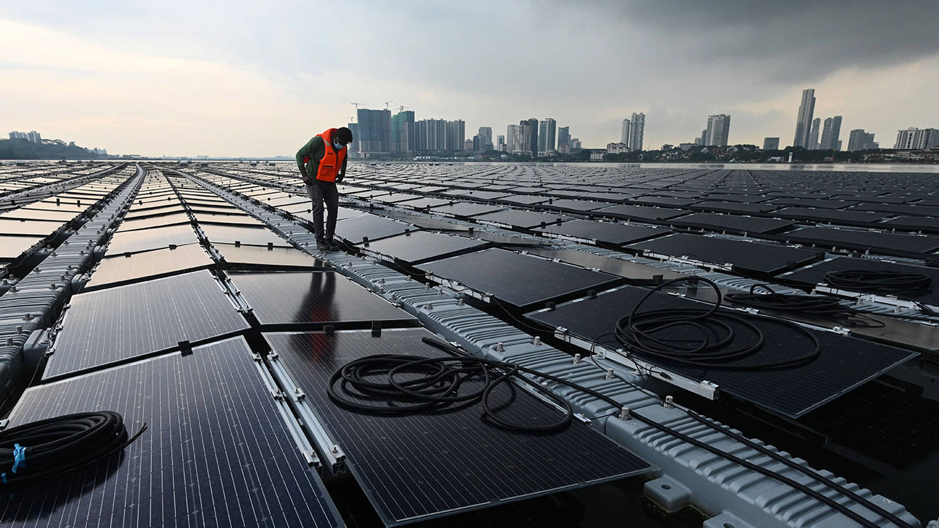 bloomberg4_ROSLAN RAHMANAFP via Getty Images_solarcity