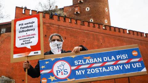 sierakowski69_Beata ZawrzelNurPhoto via Getty Images_poland eu protest