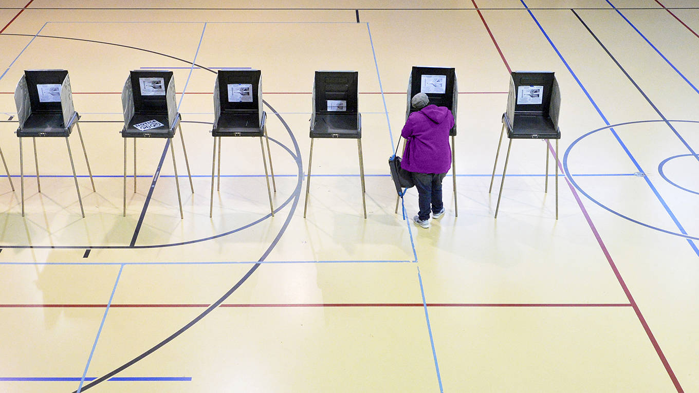 james162_Sara D. DavisGetty Images_votingstationelection