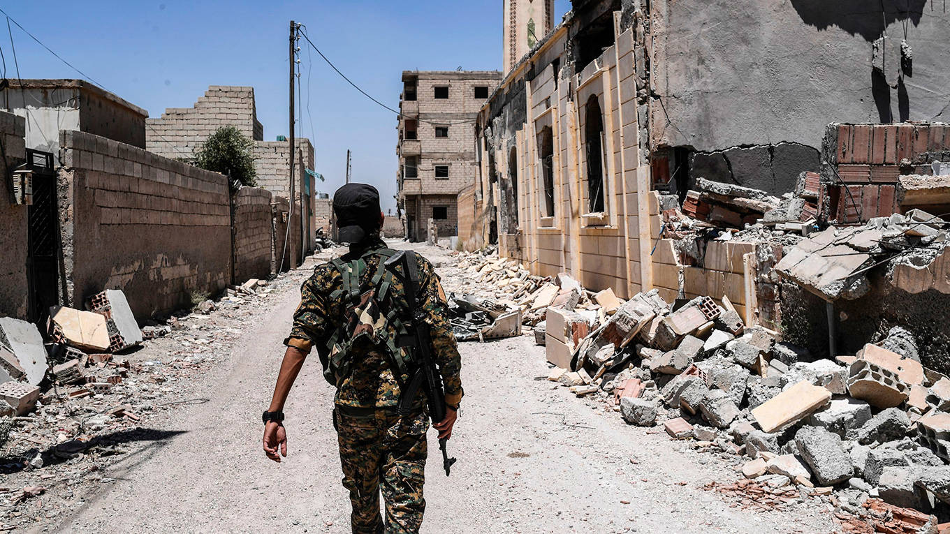 Kurdish soldier in Raqqa