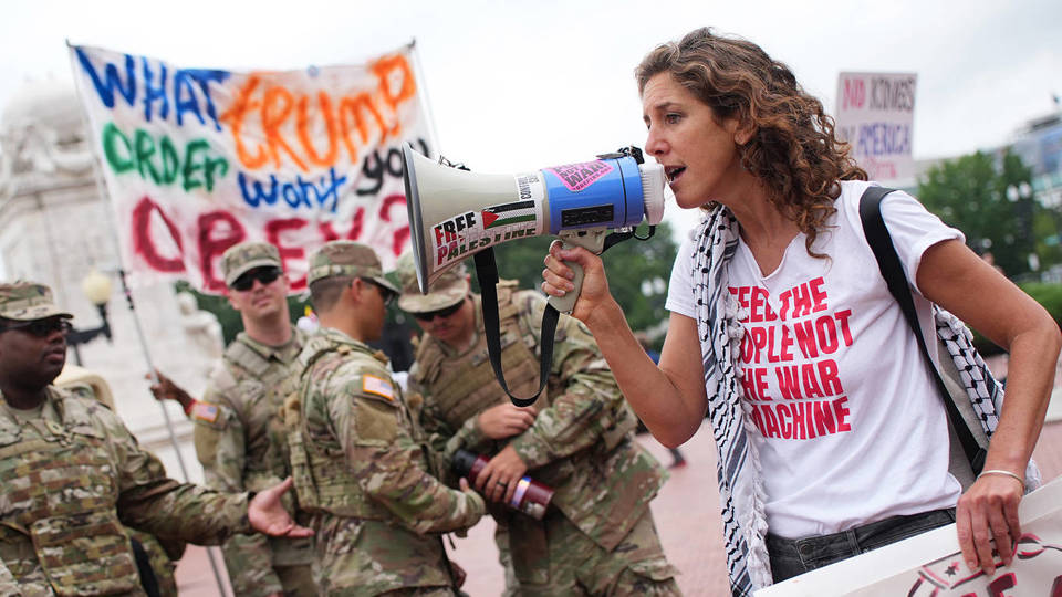 Kontroverzne poteze v ZDA: Rasizem, imigracijski postopki in uporaba zveznih sil