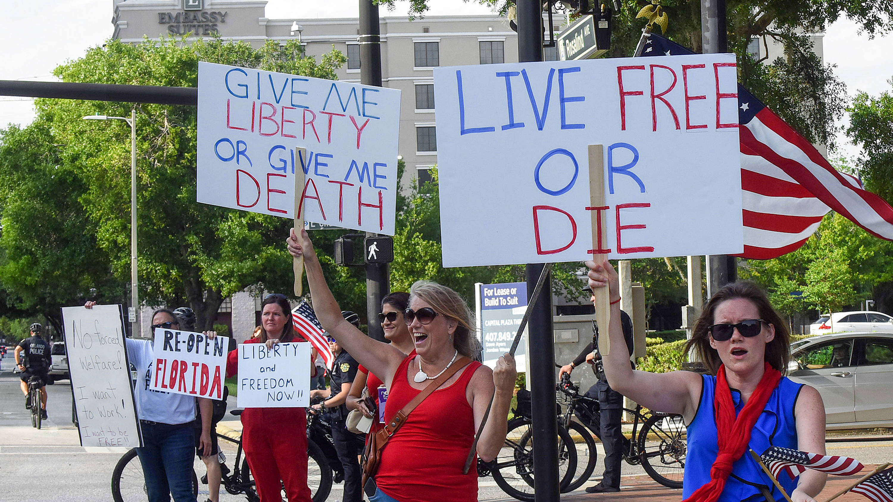 delong221_Paul HennessySOPA ImagesLightRocket via Getty Images_floridacoronavirusprotest