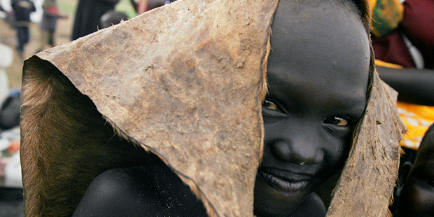 Sudan: young Dinka girl