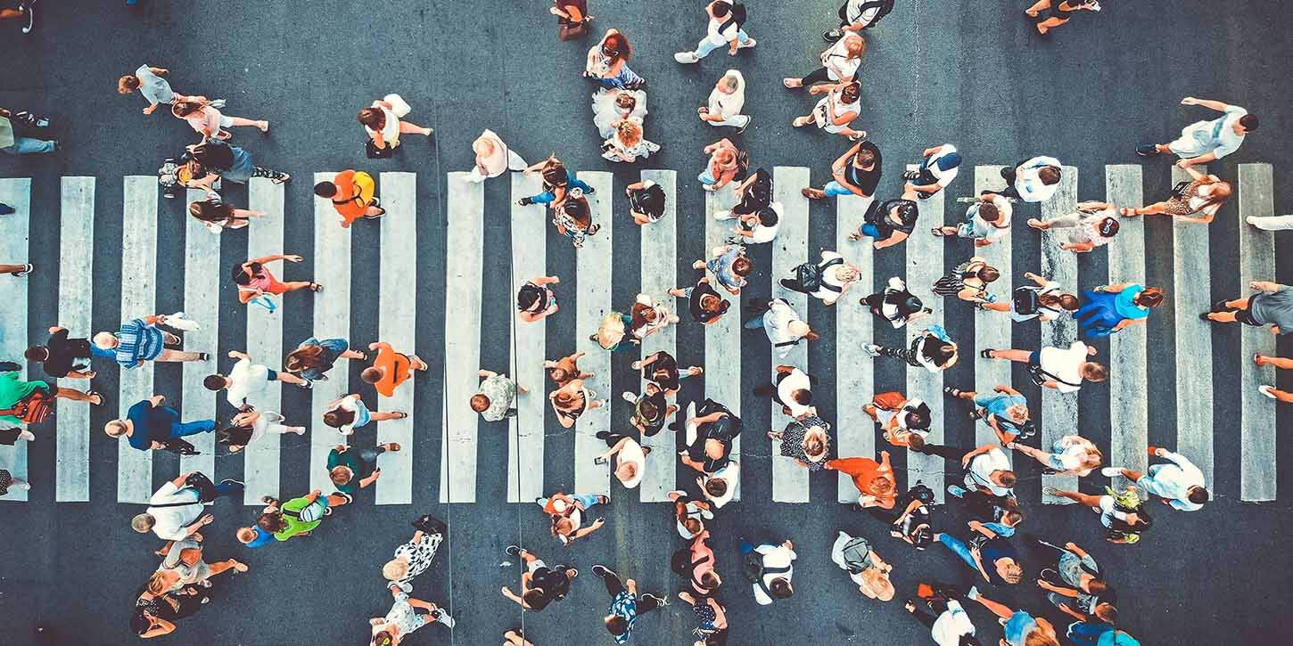 culture&society image_Dmytro Varavin_Getty Images_people on crosswalk1