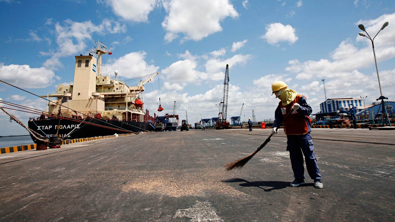 worker port vietnam