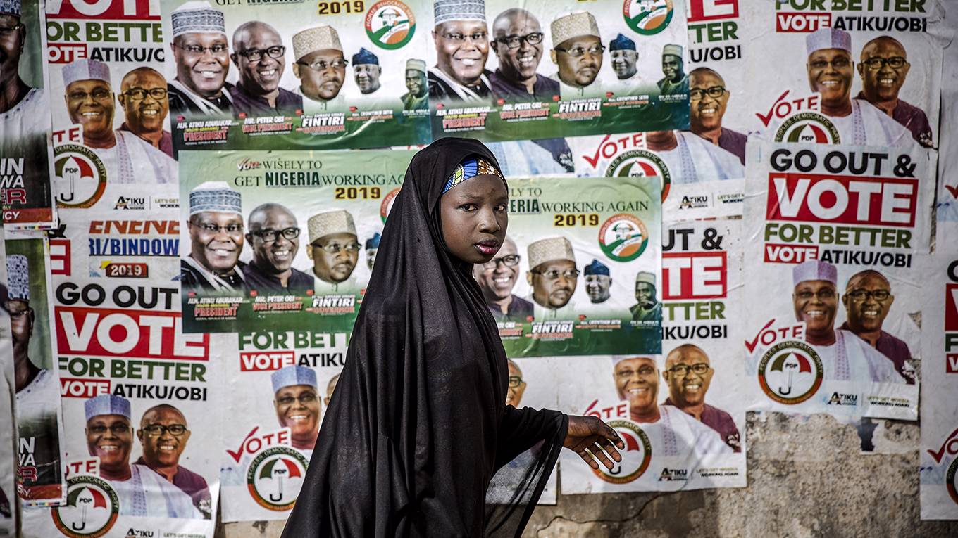lwanda3_LUIS TATOAFPGetty Images_nigeriawomanelectionposters
