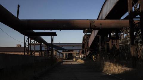 yu78_Kevin FrayerGetty Images_empty steel mill