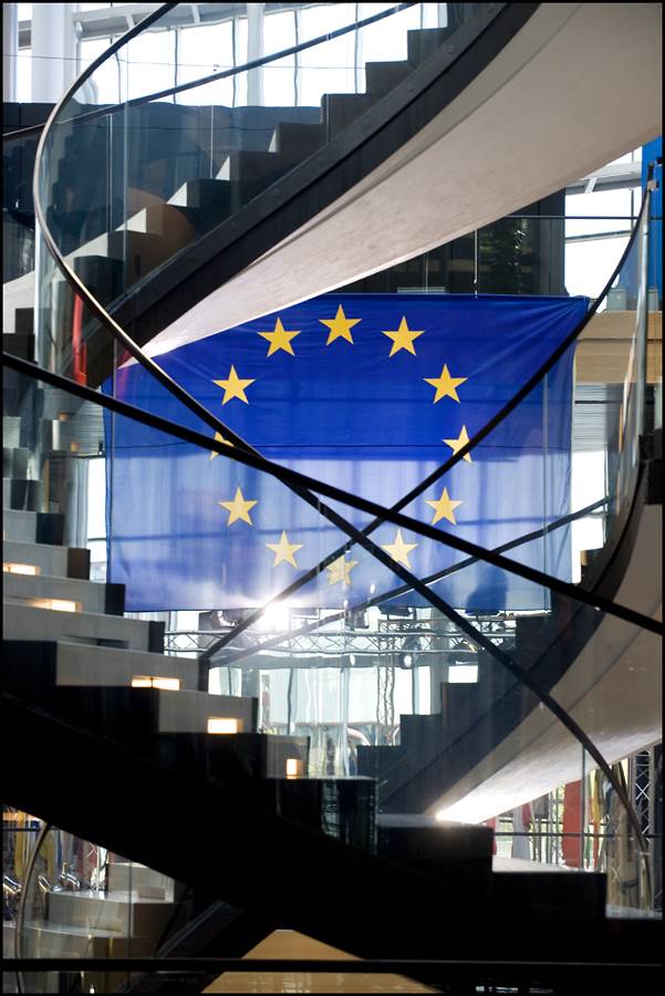 EU flag spiral staircase_European Parliament_Pietro Naj-Oleari