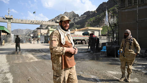 tharoor202_Wakil KohsarGettyImages_taliban_pakistan_border
