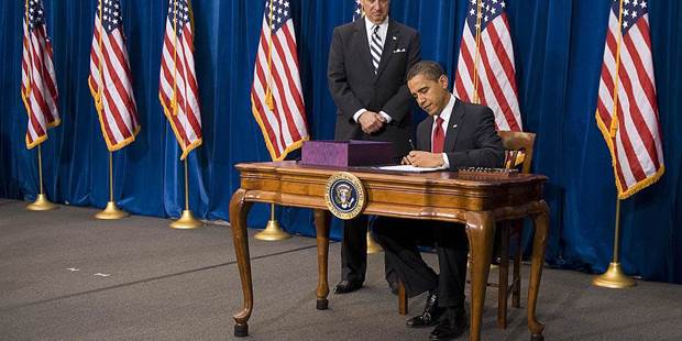 boskin47_Jim Watson_AFP_Getty Images_obama bill