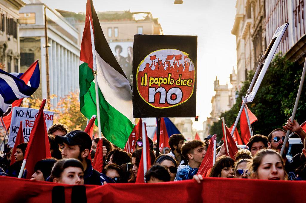 Demonstration of No supporters in Rome