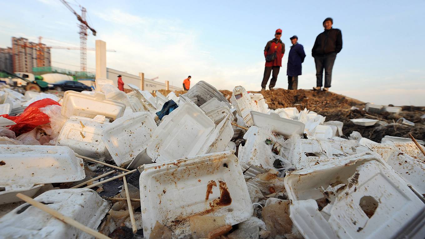 alegado1_STRAFP via Getty Images_chinaplasticpollution