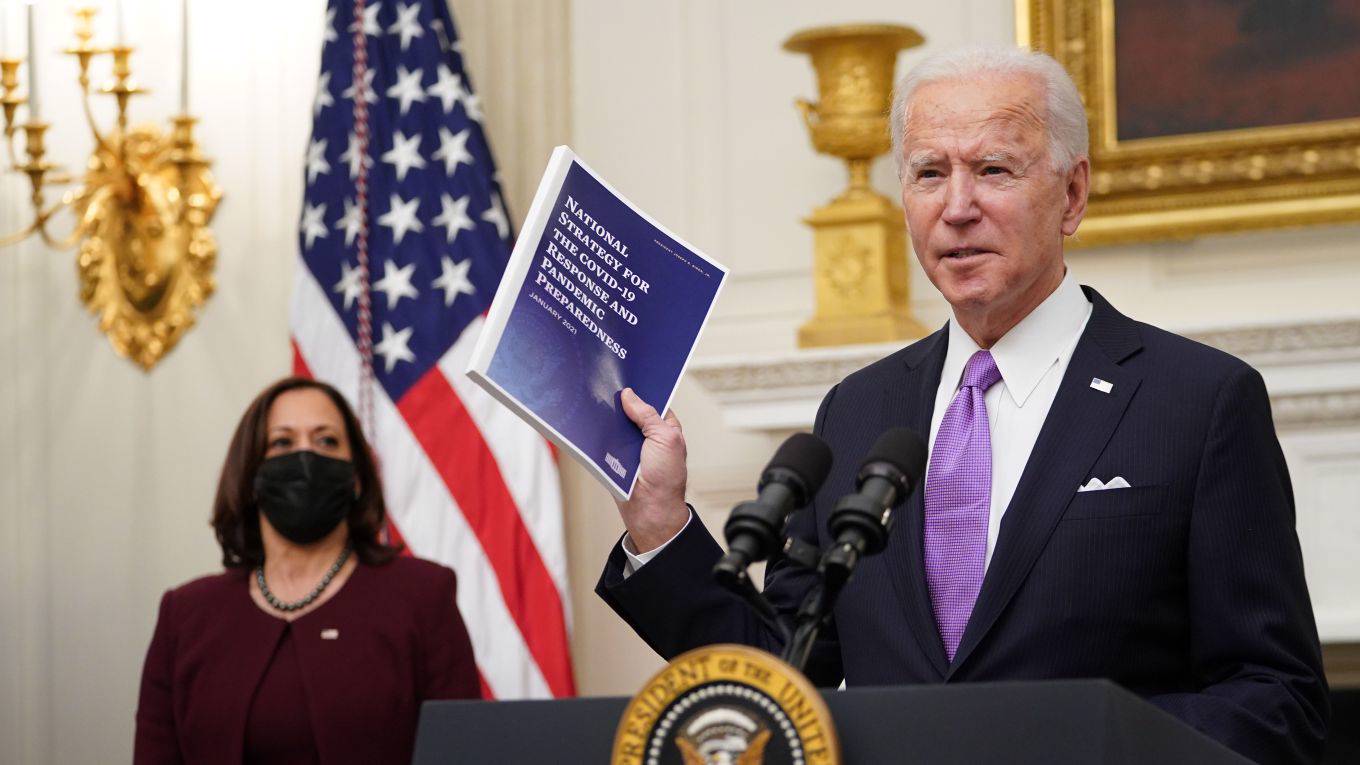 spence135_MANDEL NGANAFP via Getty Images_biden co vid