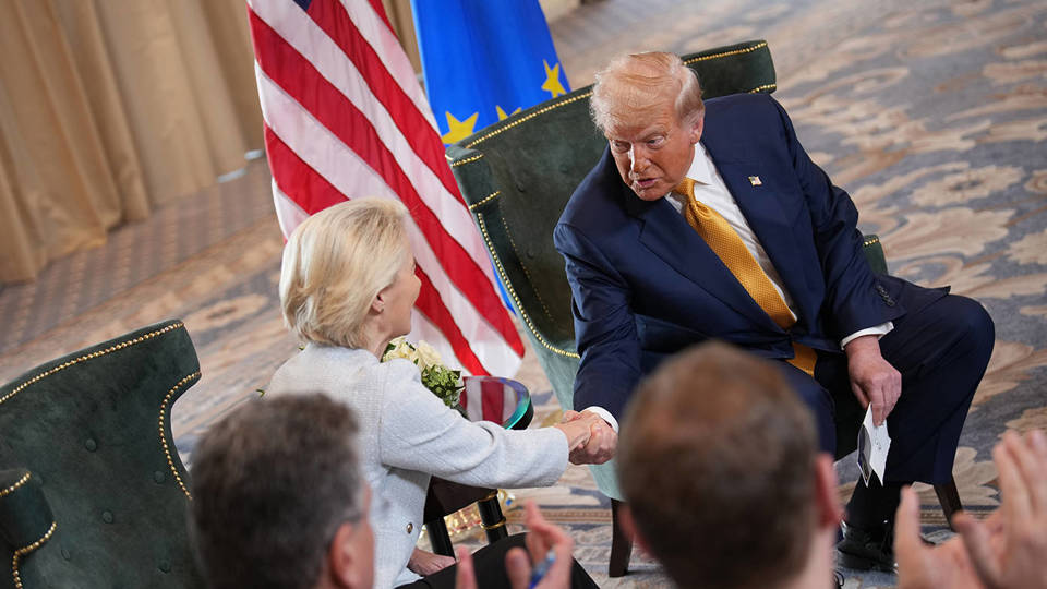 Trump tar pod drobnogled zaradi Epsteina in drugih kontroverznih tem