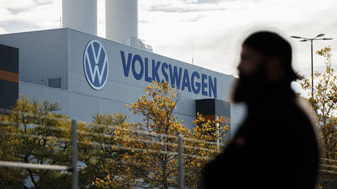 eichengreen198_JENS SCHLUETERAFP via Getty Images_volkswagen