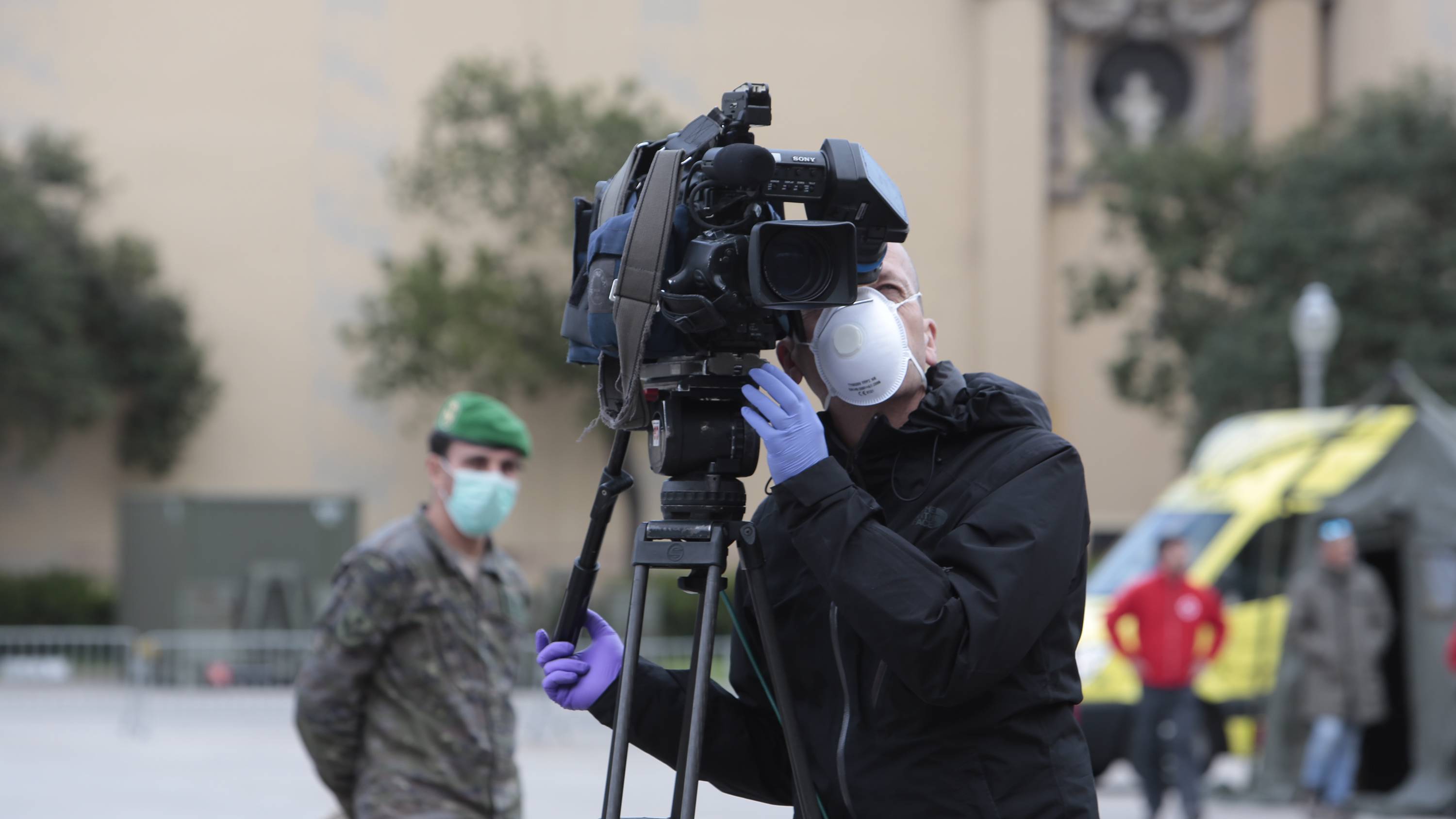 storm5_Miquel BenitezGetty Images_journalistcoronavirusfacemask