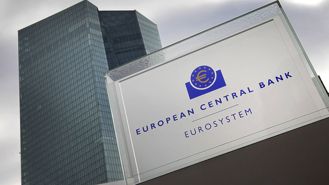 pisaniferry130_DANIEL ROLANDAFP via Getty Images_ecb