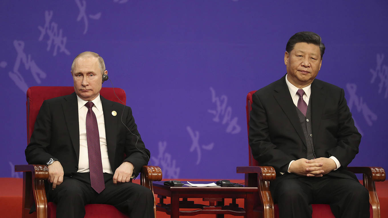 khrushcheva114_KenzaburoFukuharaPoolGettyImages_putinxisittingangrily