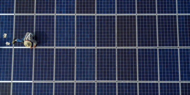 subramanian34_ Kevin FrayerGetty Images_china solar panels