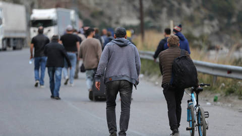 otorbaev12_ Davit KachkachishviliAnadolu Agency via Getty Images_russians entering georgia