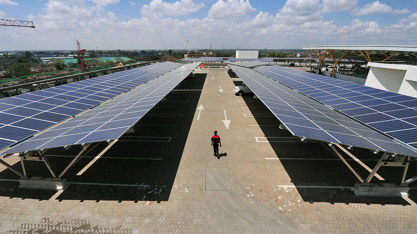 lopes6_SIMON MAINAAFP via Getty Images_africasolarpowersustainability