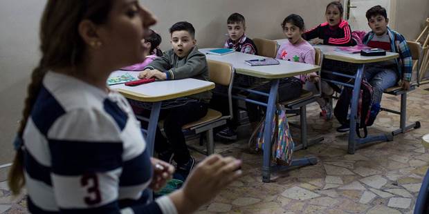 refugee children in school