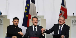 Leaders sign Coalition of the Willing for Ukraine.