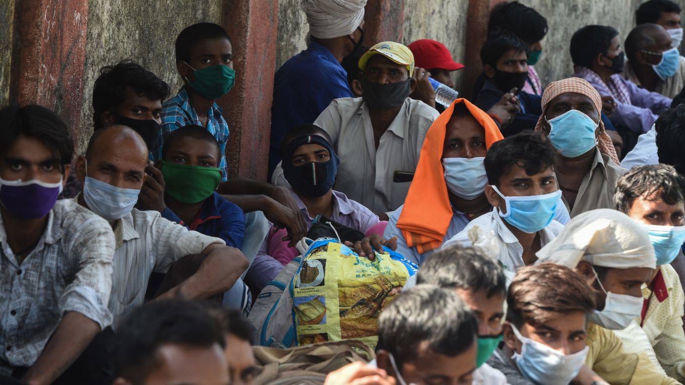 goldberg5_PUNIT PARANJPEAFP via Getty Images_india poverty