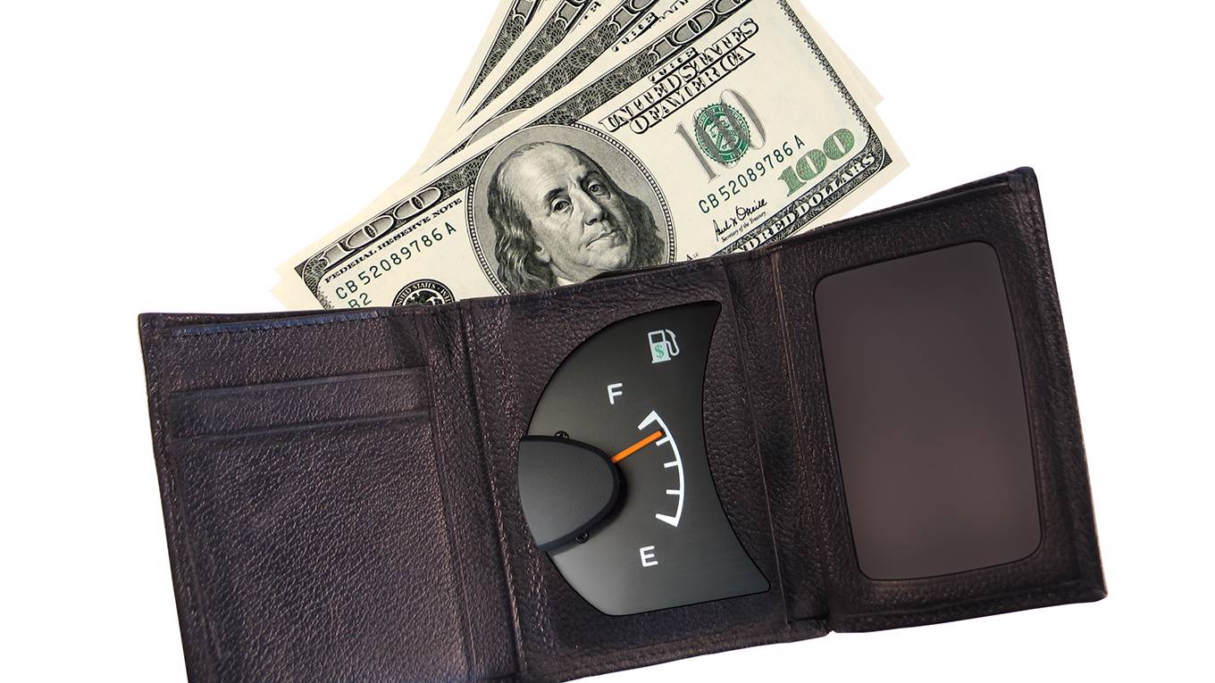 mpaul3_GettyImages_walletcashgauge