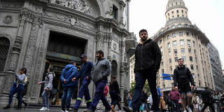 People walking in Buenos Aires financial district.