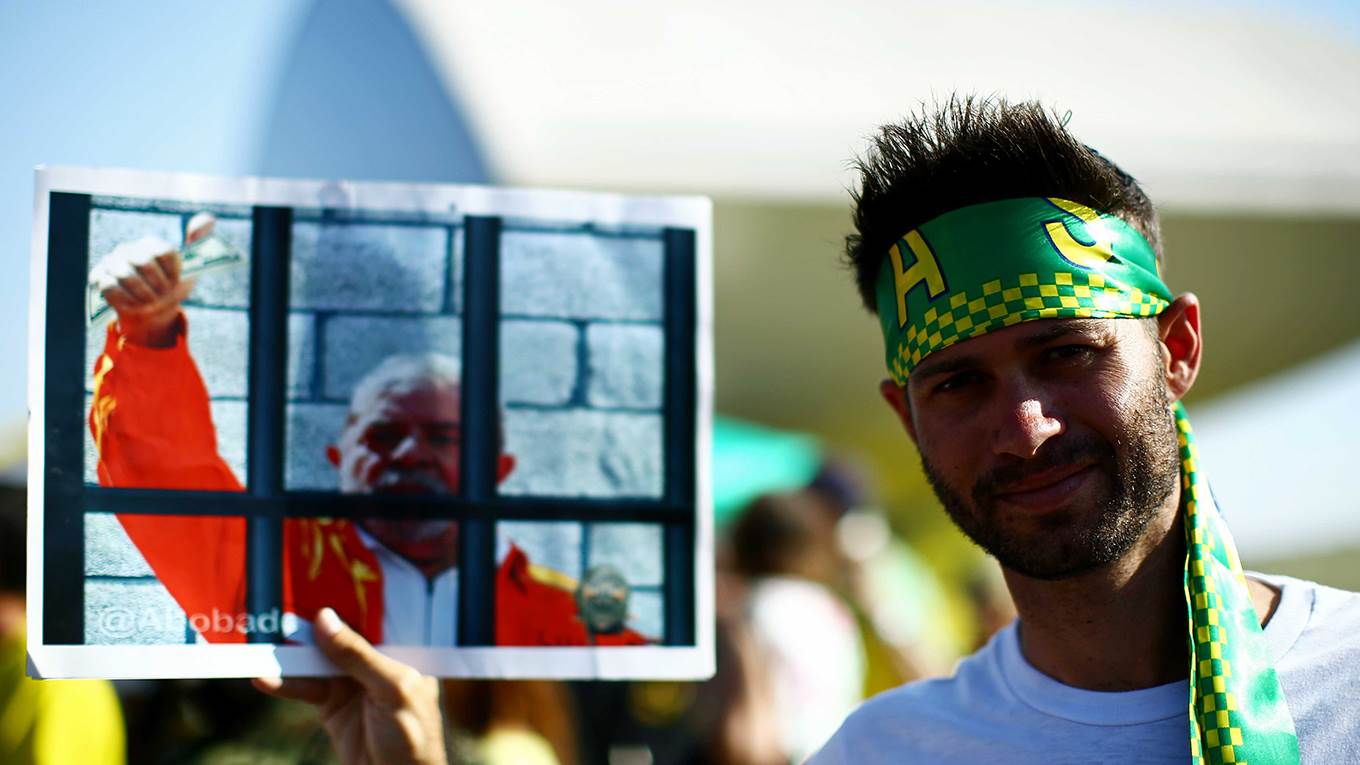 Activist supporting the anti-corruption operation demonstrate against former president Luiz Inacio Lula da Silva