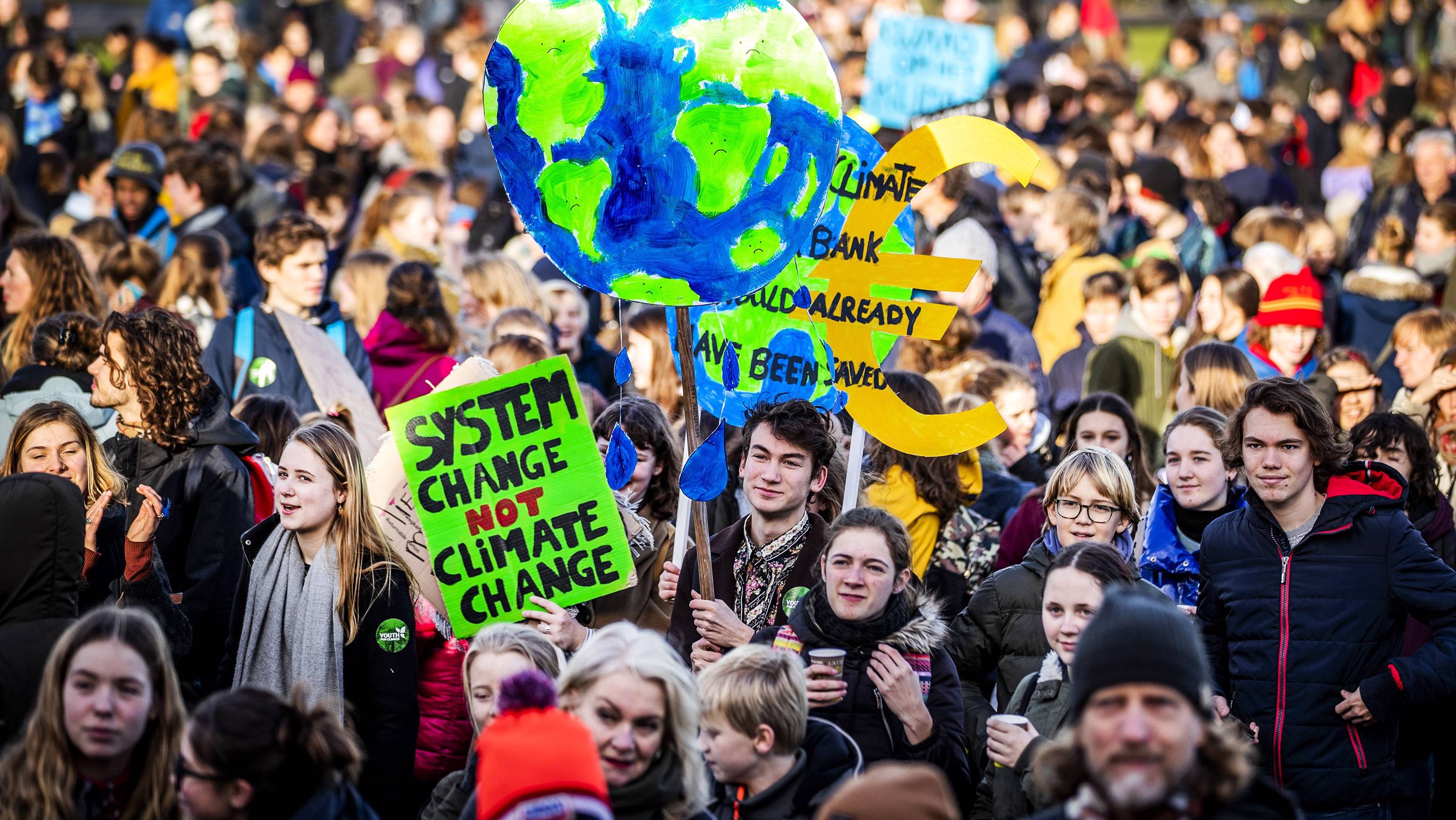 acemoglu21_REMKO DE WAALANPAFP via Getty Images_climatechangeprotest