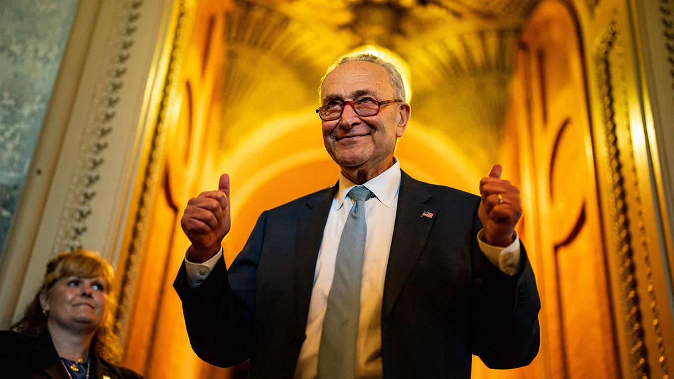 stiglitz308_Kent Nishimura Los Angeles Times via Getty Images_chuckschumer
