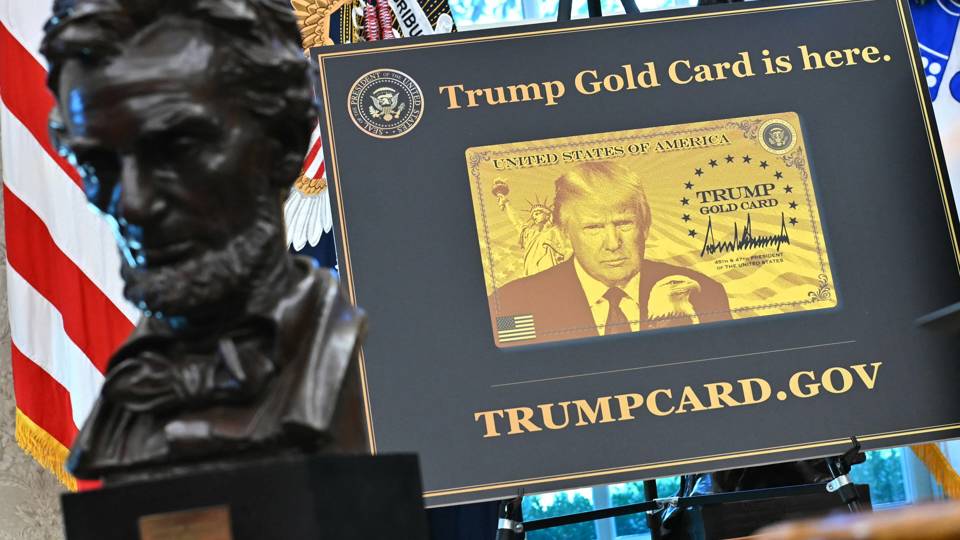 Kritike na račun Trumpa se nadaljujejo zaradi načrtov o 'rigiranju' volitev in obsodbe Comeyja