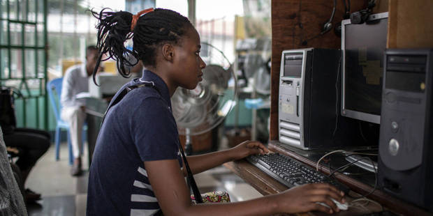  Clients surf the internet in Congo