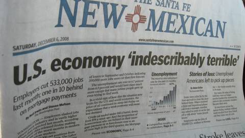 financialcrisisnewspaper_my eyesees_flickr