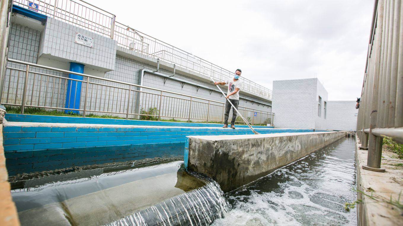 biswas14_CostfotoBarcroft Media via Getty Images_wastewater