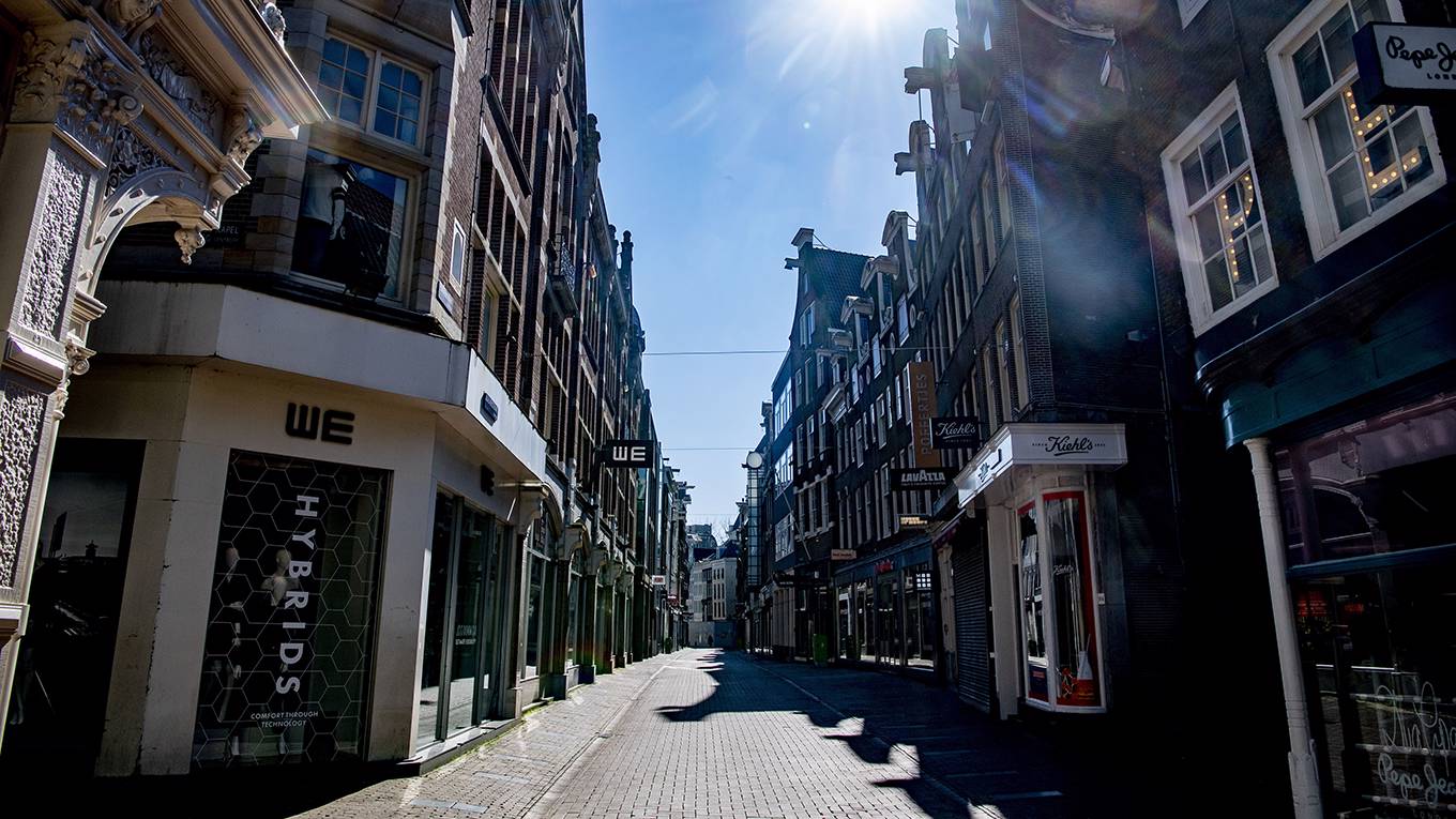 gros133_Robin UtrechtSOPA ImagesLightRocket via Getty Images_coronavirusemptystreet