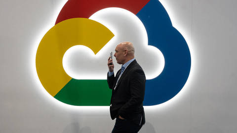 varoufakis126_NurPhotoGettyImages_congressman_walks_past_google_cloud_logo